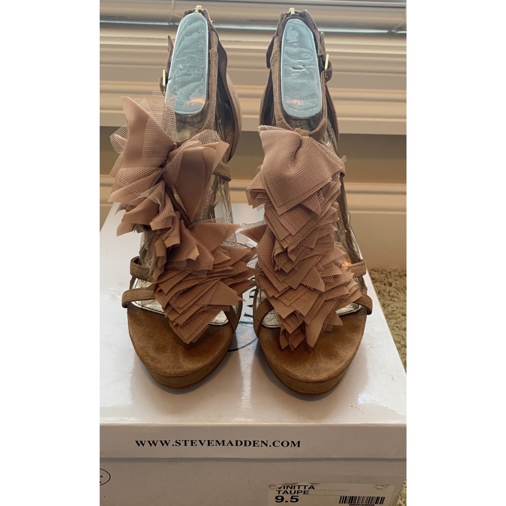 Steve Madden taupe heels